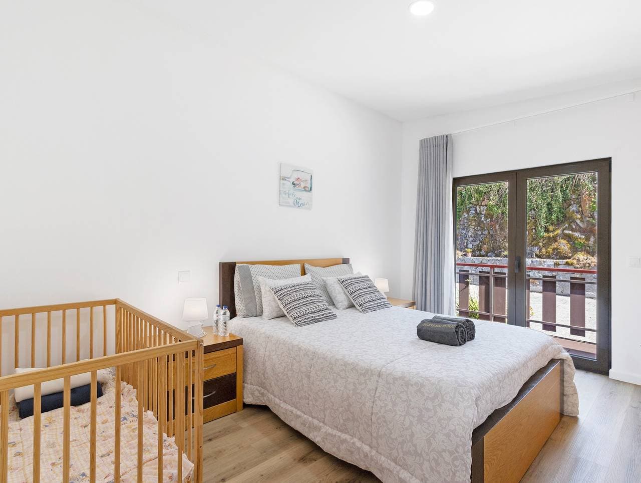 Foto 11 von 26: Ferienhaus 'Casa Das Camélias' mit Seeblick, WLAN und Klimaanlage