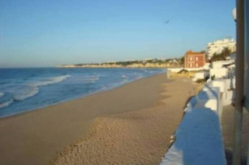Foto 11 von 15: Villa with 3 bedrooms, 3 bathrooms, ac, wifi. Parking.