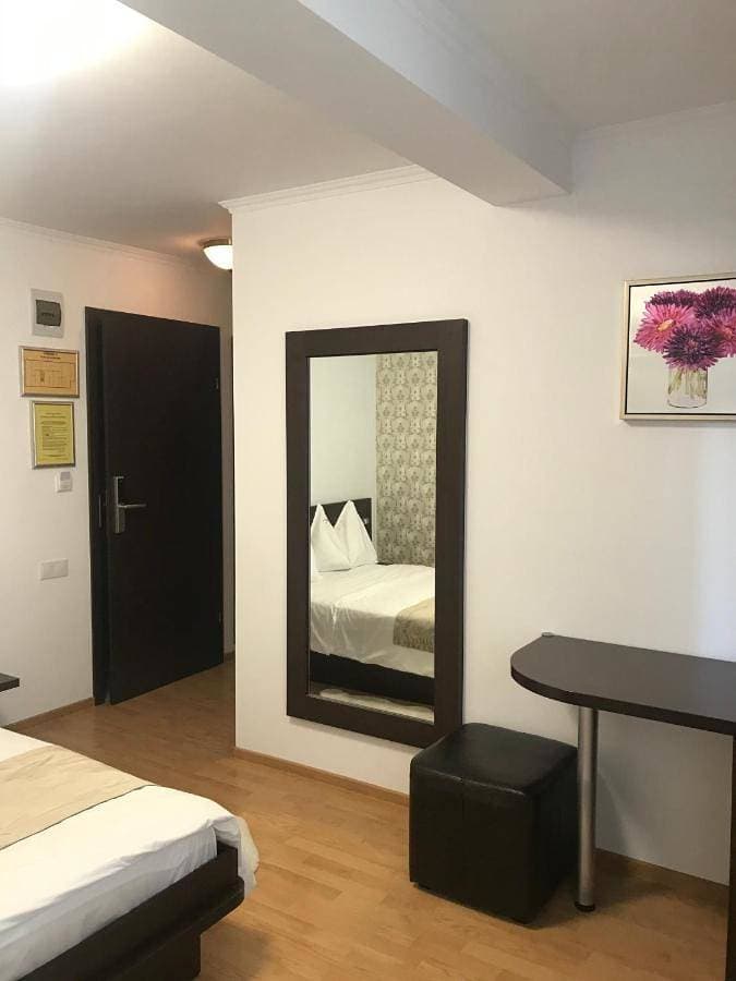 Foto 4 von 10: Family Room with Shower