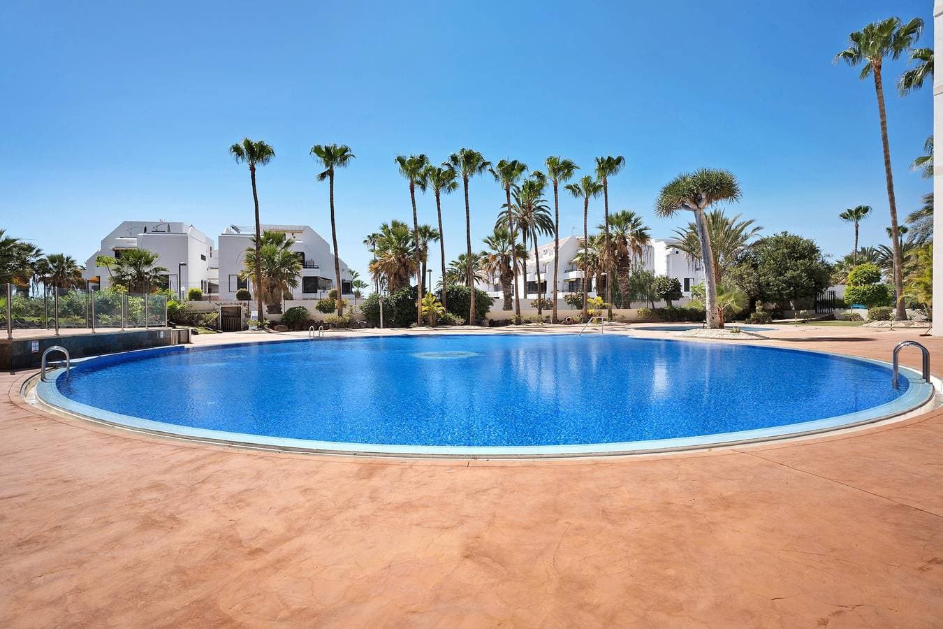 Foto 4 von 30: Ferienwohnung "Apto Svezda El Dorado" mit Meerblick, gemeinsamem beheizten Pool und WLAN