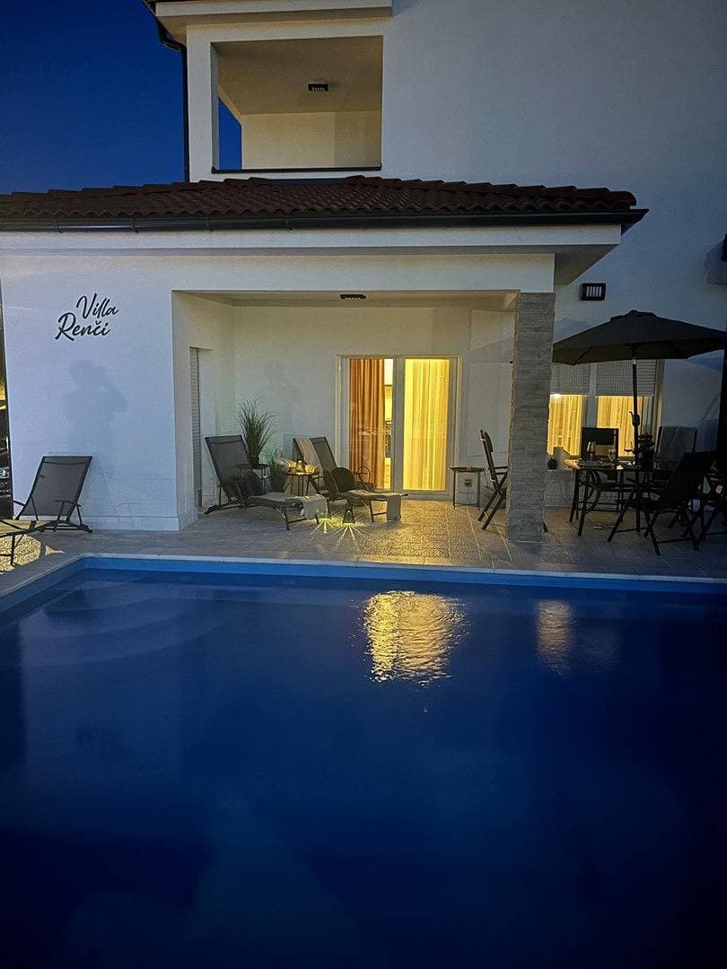Foto 3 von 35: Villa Renči mit privatem Pool