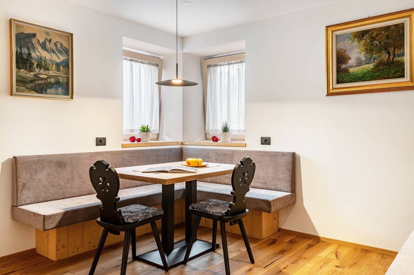 Foto 5 von 34: Ferienwohnung 'Villa Anna Apartment Raschötz' mit Bergblick, Gemeinschaftsgarten und WLAN