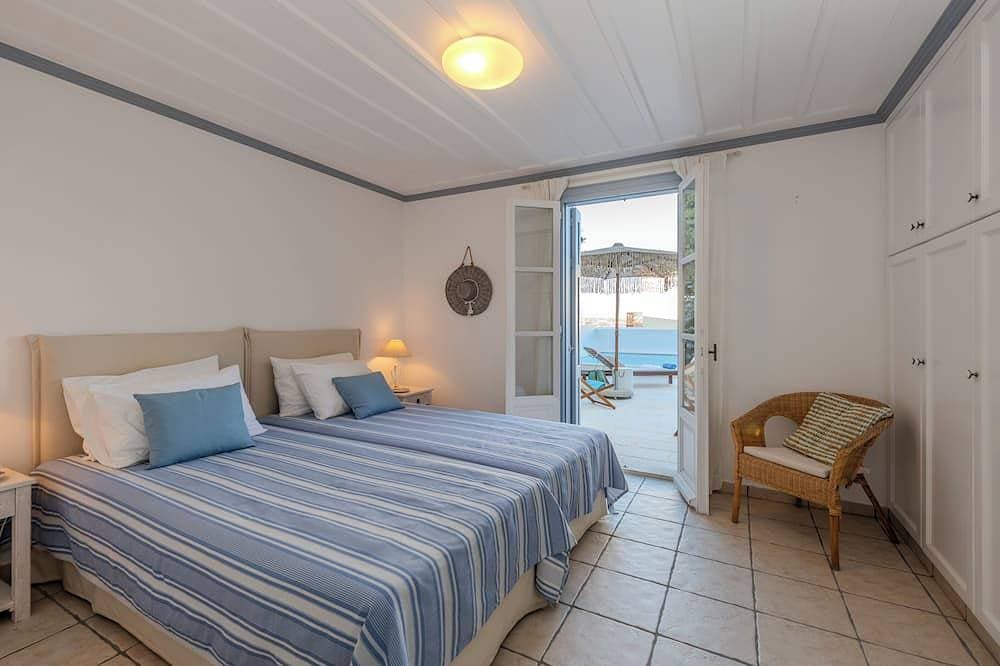 Foto 6 von 30: The Villa Evita in Spetses. Stunning view, private pool and daily maid service.