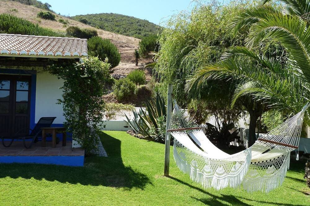 Casa da Aldeia - sleeps 10 guests  in 4 bedrooms 1