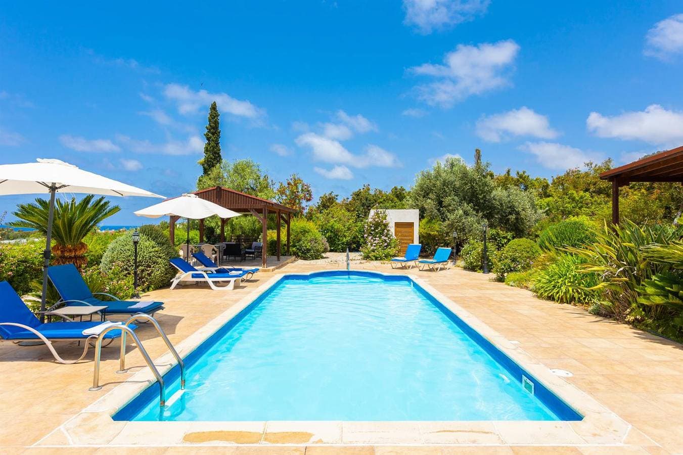 Foto 4 von 43: Villa für 6 Personen mit Balkon
