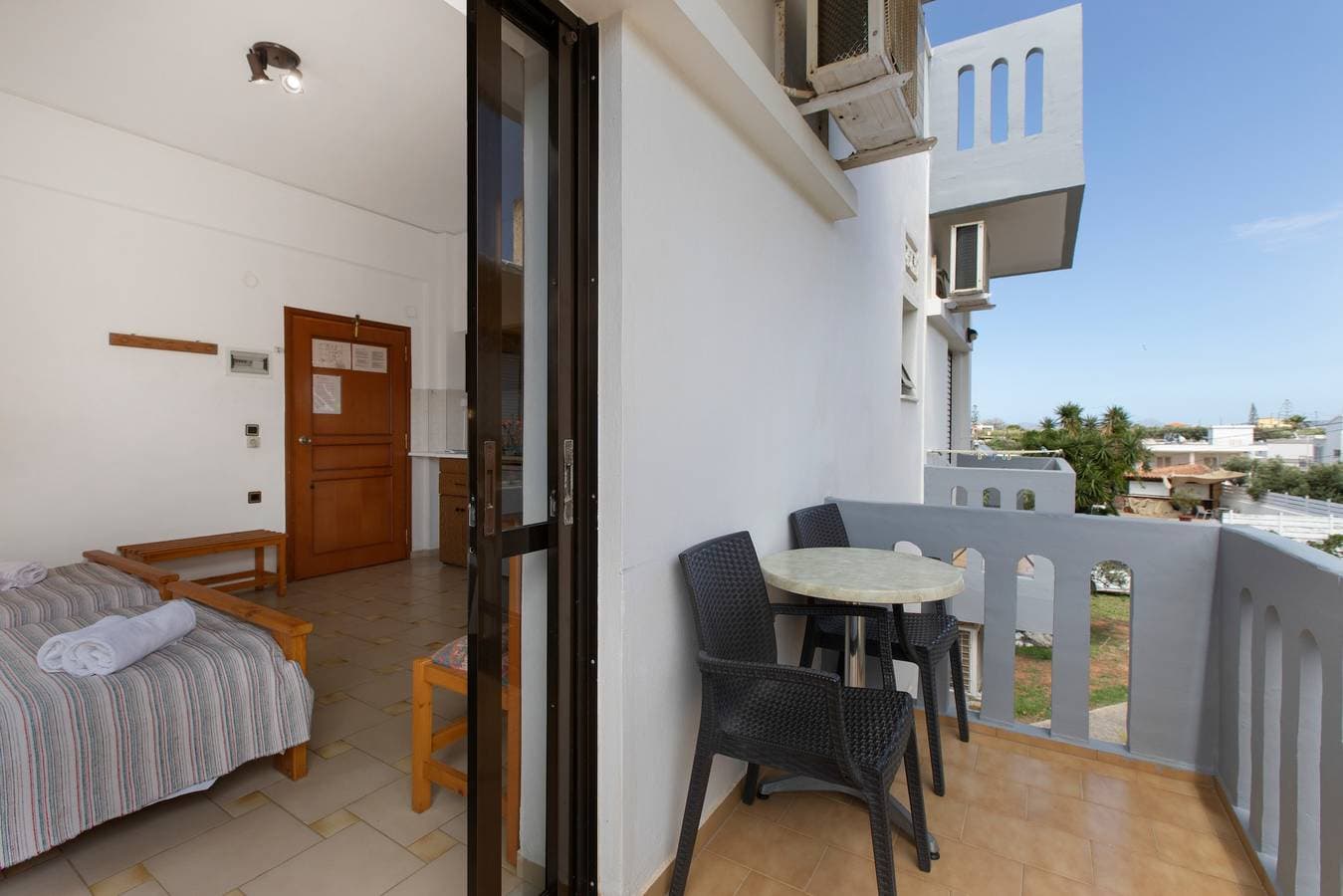 Foto 4 von 34: Studio-Apartment 'Popi Budget 2 Erwachsene' mit Bergblick, WLAN & Klimaanlage