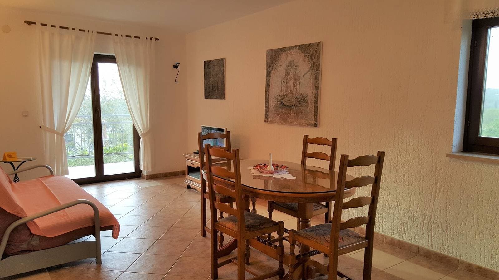 Foto 4 von 19: One bedroom apartment with large balcony and partial sea view
