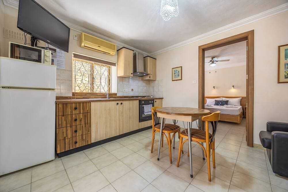 Foto 12 von 30: Santa Maria Villa Wohnung (C) Shared Pool, 1 Schlafzimmer, 3 bietet Platz für bis zu, WLAN