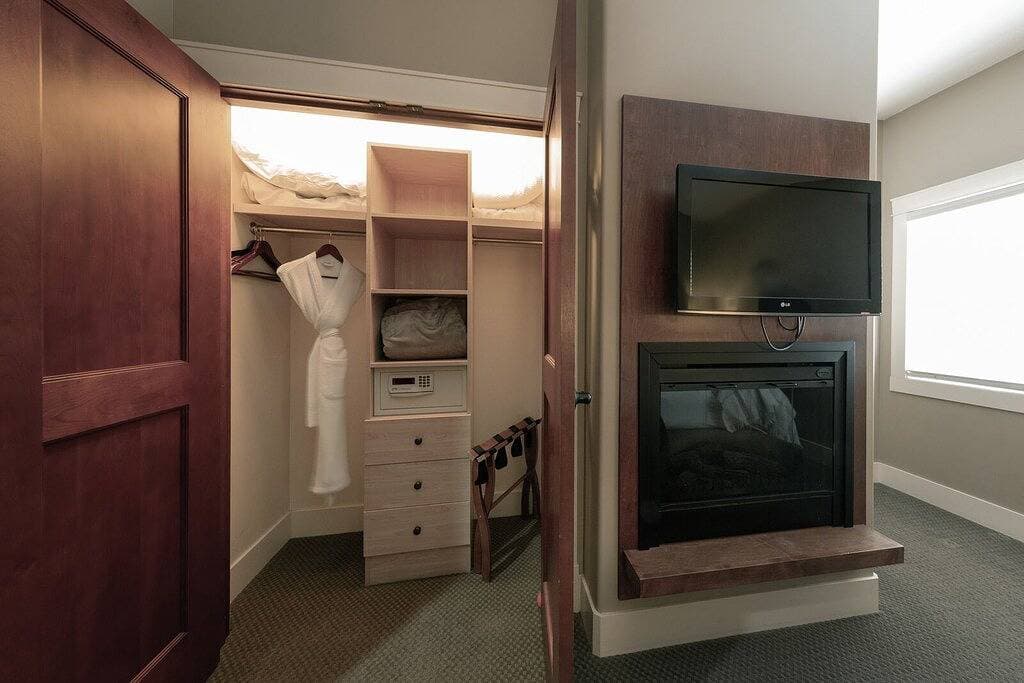 Foto 7 von 42: Canmore Haustierfreundliche Ecksuite / 5-Sterne-Resort
