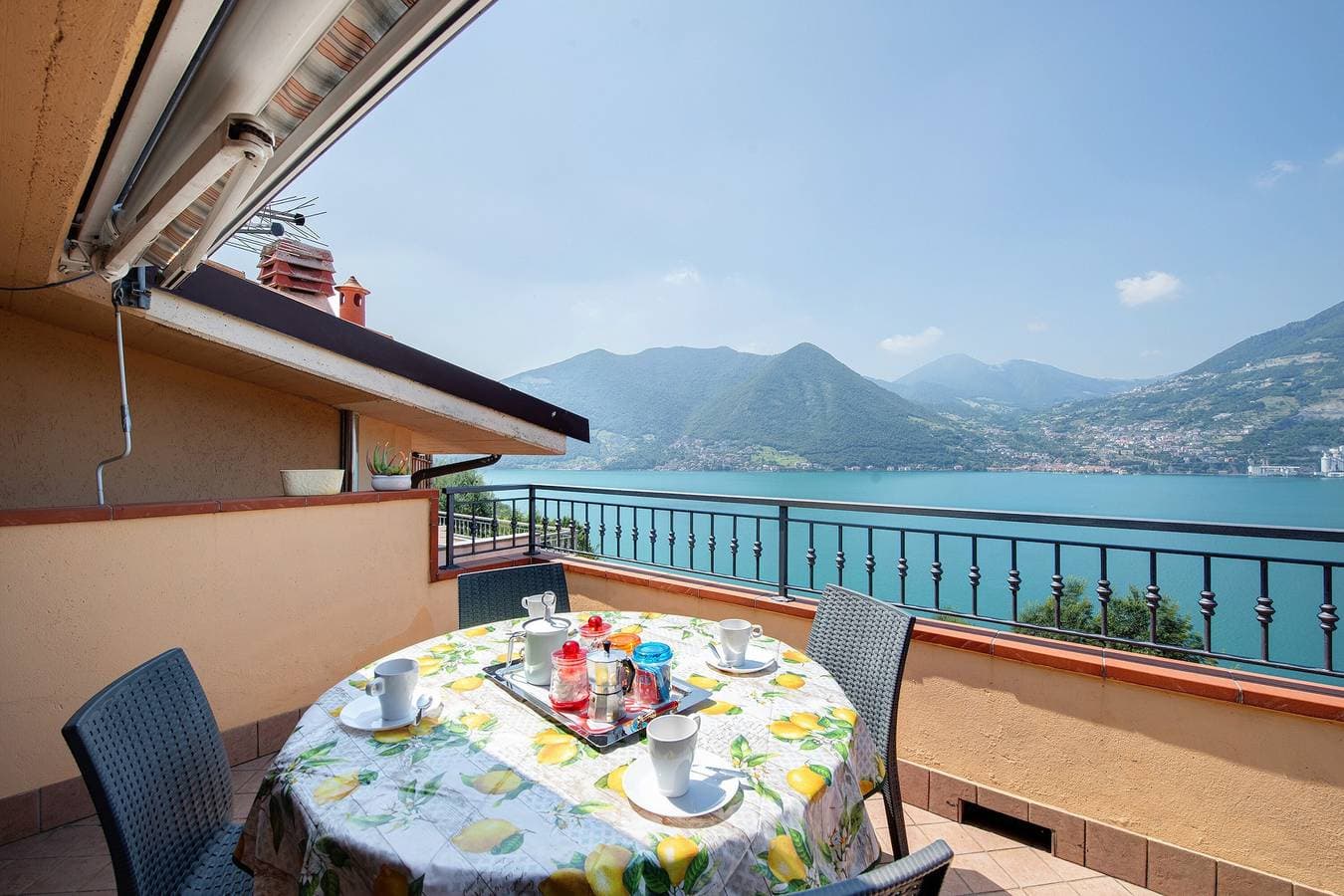 Foto 9 von 33: Ferienwohnung "Bella Isola" mit Seeblick, privater Terrasse und WLAN