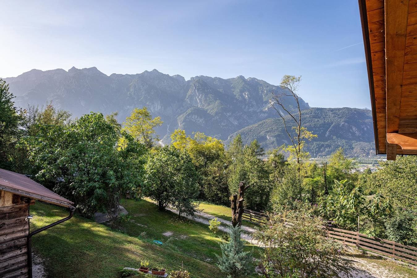 Foto 2 von 40: Chalet 'Maso Gigi' mit Bergblick, privatem Garten und WLAN