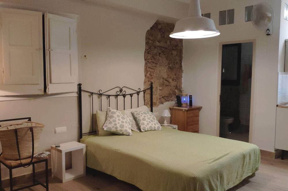 Foto 6 von 30: Loft Love, charming, cozy, comfortable, centrally located, king bed (2-4 pax).