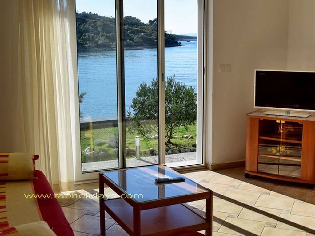 Foto 10 von 20: Ferienhaus in Rab mit Schwimmbecken