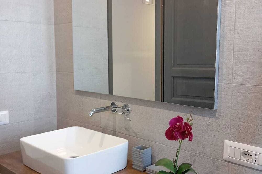 Foto 2 von 30: Detached villa within walking distance of Foxi and Murdegu beach