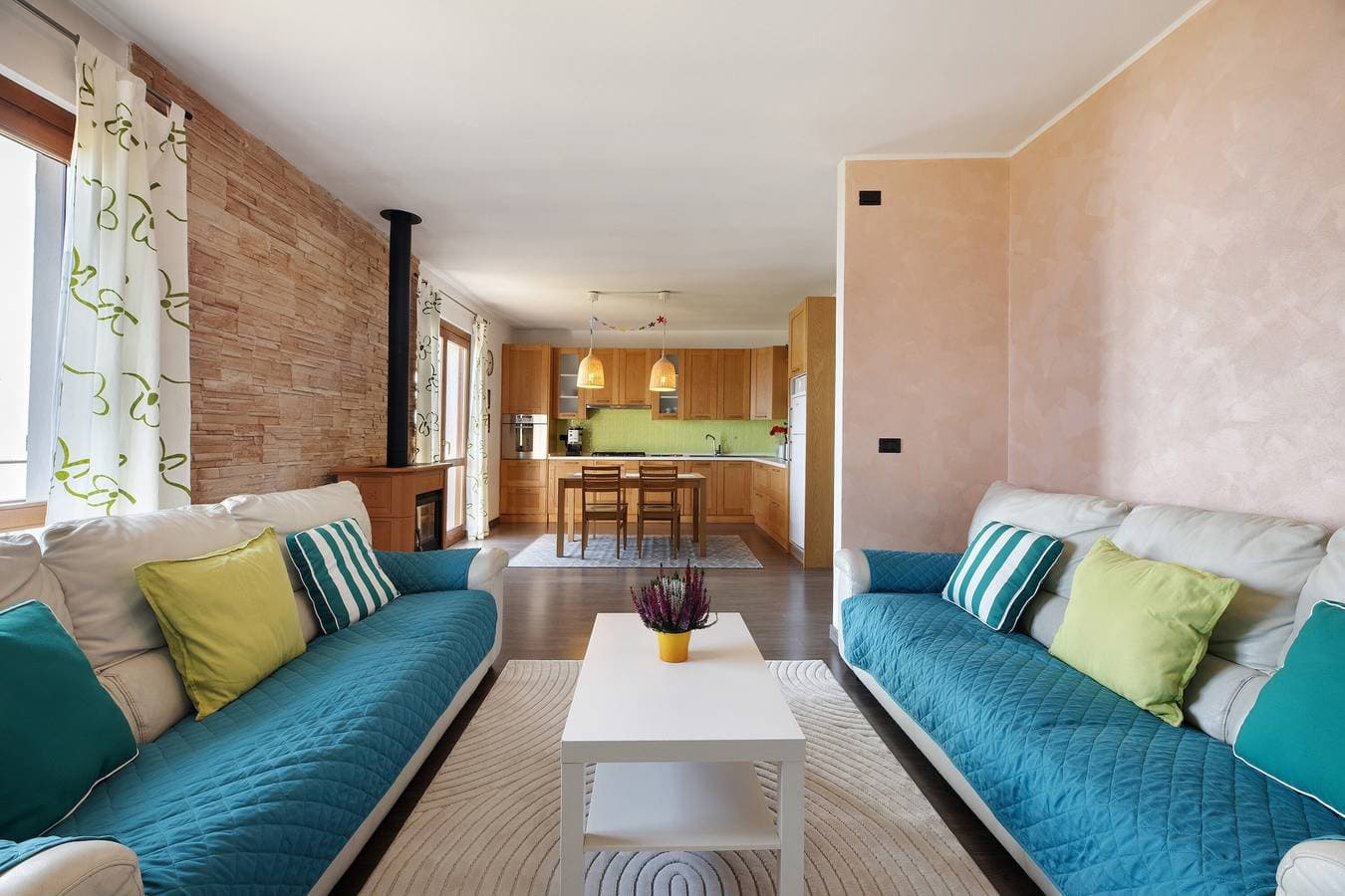 Foto 7 von 31: Ferienhaus 'Giuly' mit Seeblick, privater Terrasse und WLAN