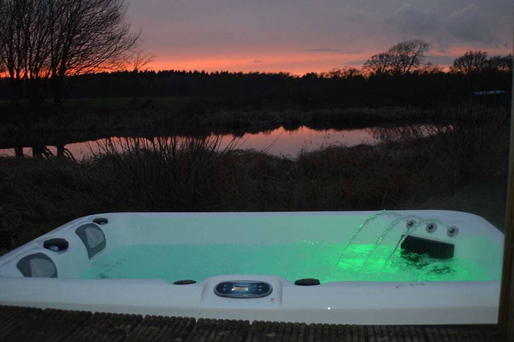 Foto 8 von 14: Shepherds Hut mit Whirlpool in atemberaubender ländlicher Umgebung