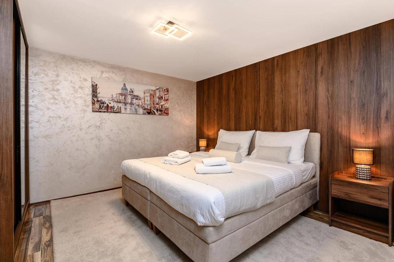 One Luxury Suites AKUSTIK - 3 minuta peške do Jezera 1