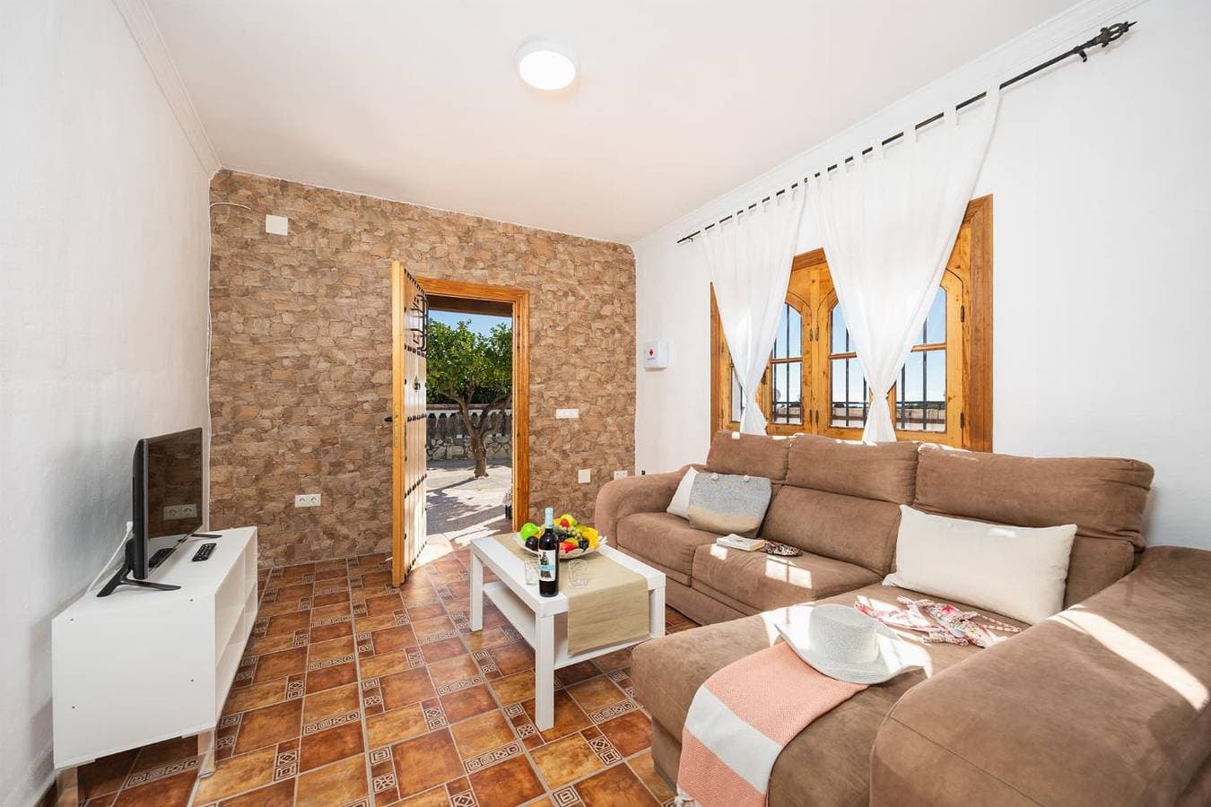 Foto 3 von 26: Villa für 6 Personen mit Terrasse