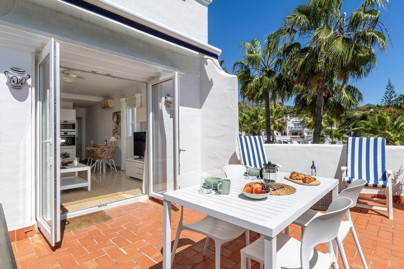 Foto 3 von 40: Las Palmas 2A - Oasis Properties