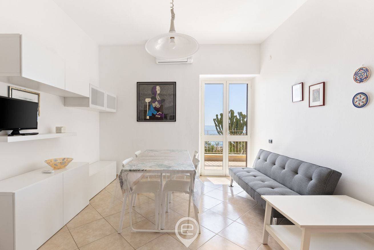 Foto 7 von 38: Ferienwohnung für 3 Personen mit Balkon/Terrasse
