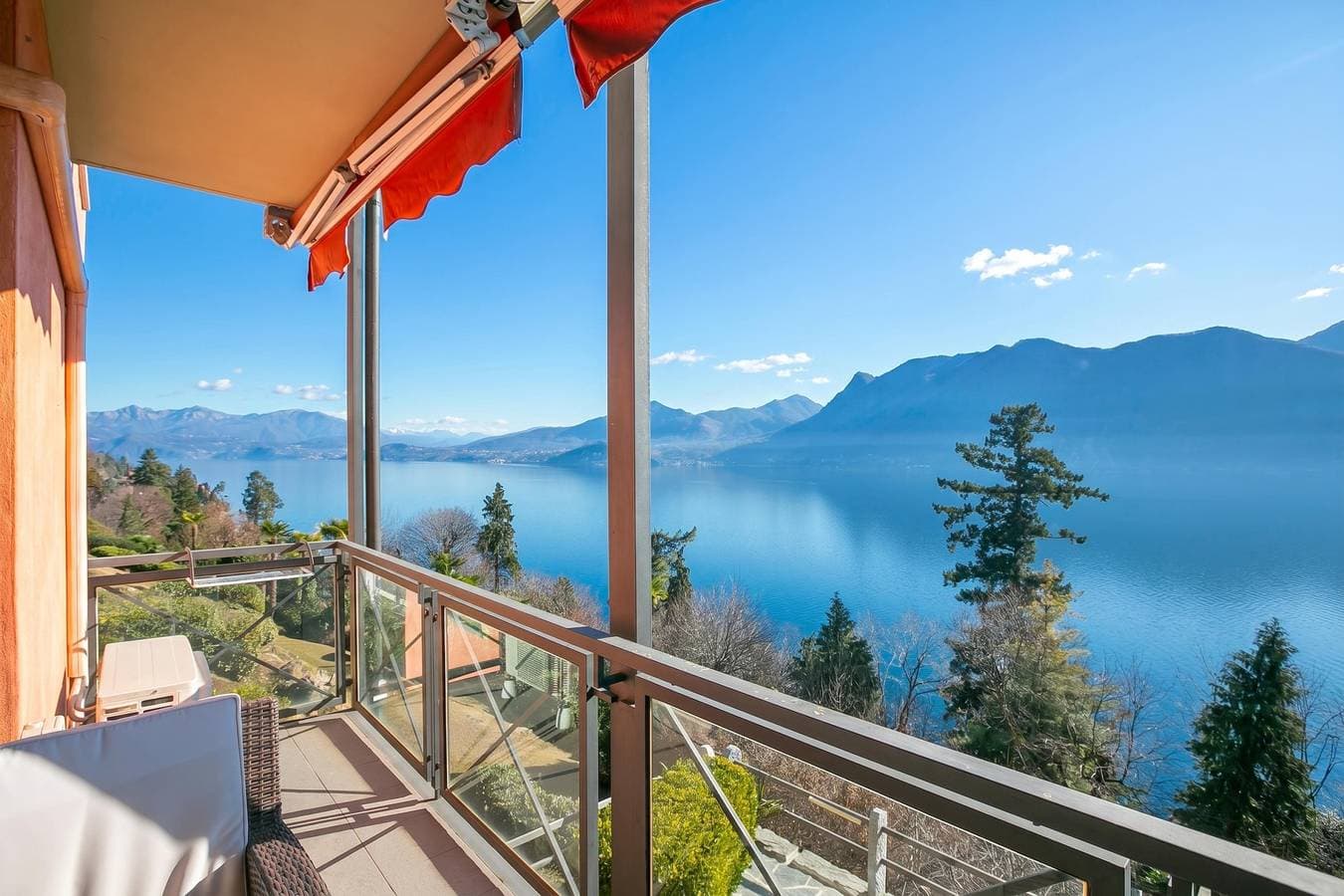 Panorama Lake View Apt + Pool & Beach 1