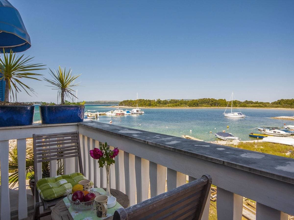 Apartment Grivicic A2 mit Meerblick auf der Insel Krapanj 1