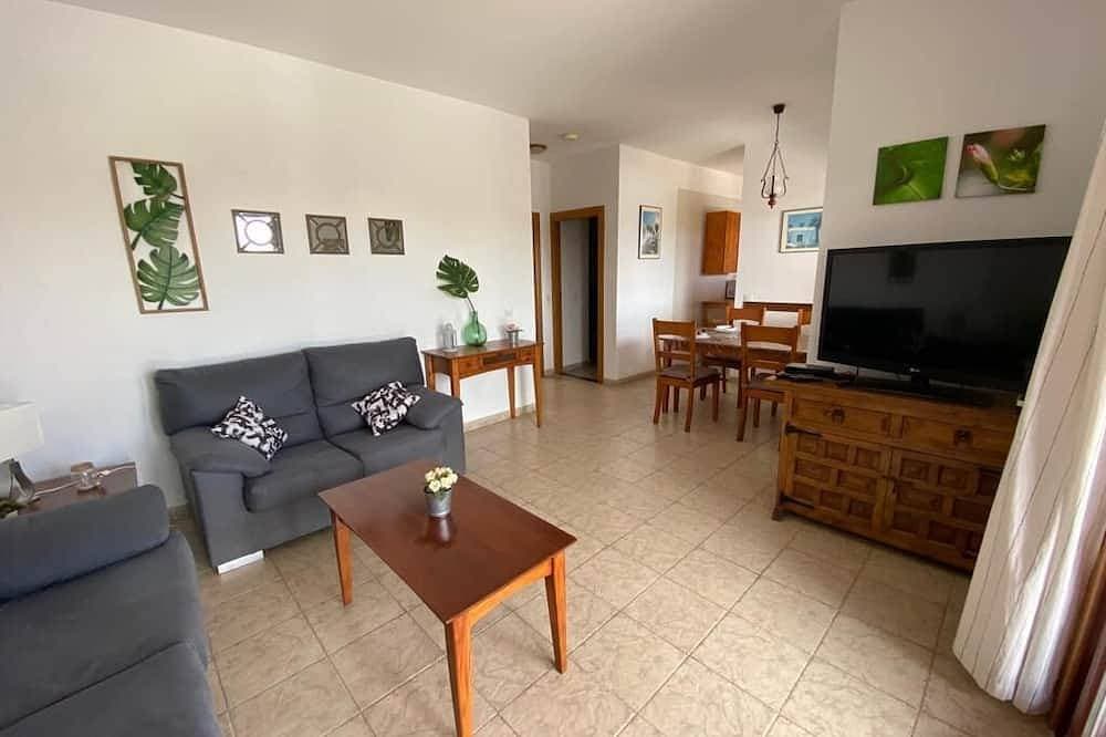 Foto 10 von 30: Villa in der Nähe des Meeres mit privatem beheiztem Pool, Parkplatz, Terrasse und Grill.