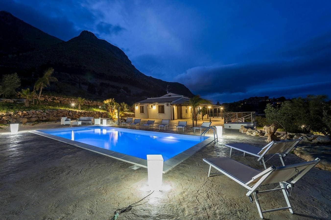 Foto 9 von 29: Villa für 8 Personen mit Pool