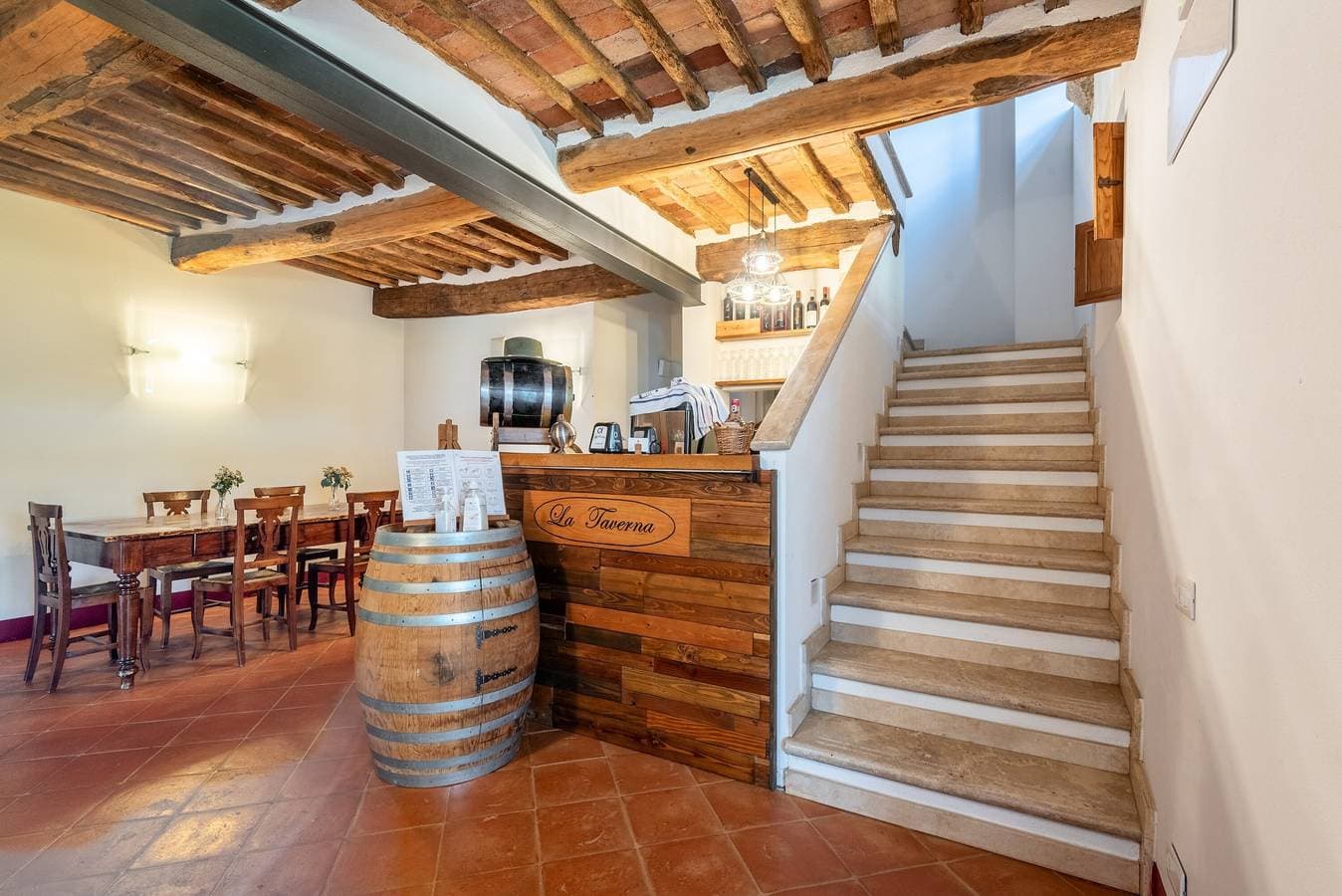 Foto 13 von 25: Zimmer Castello – Agriturismo la Taverna di Celsa mit Gemeinschaftspool