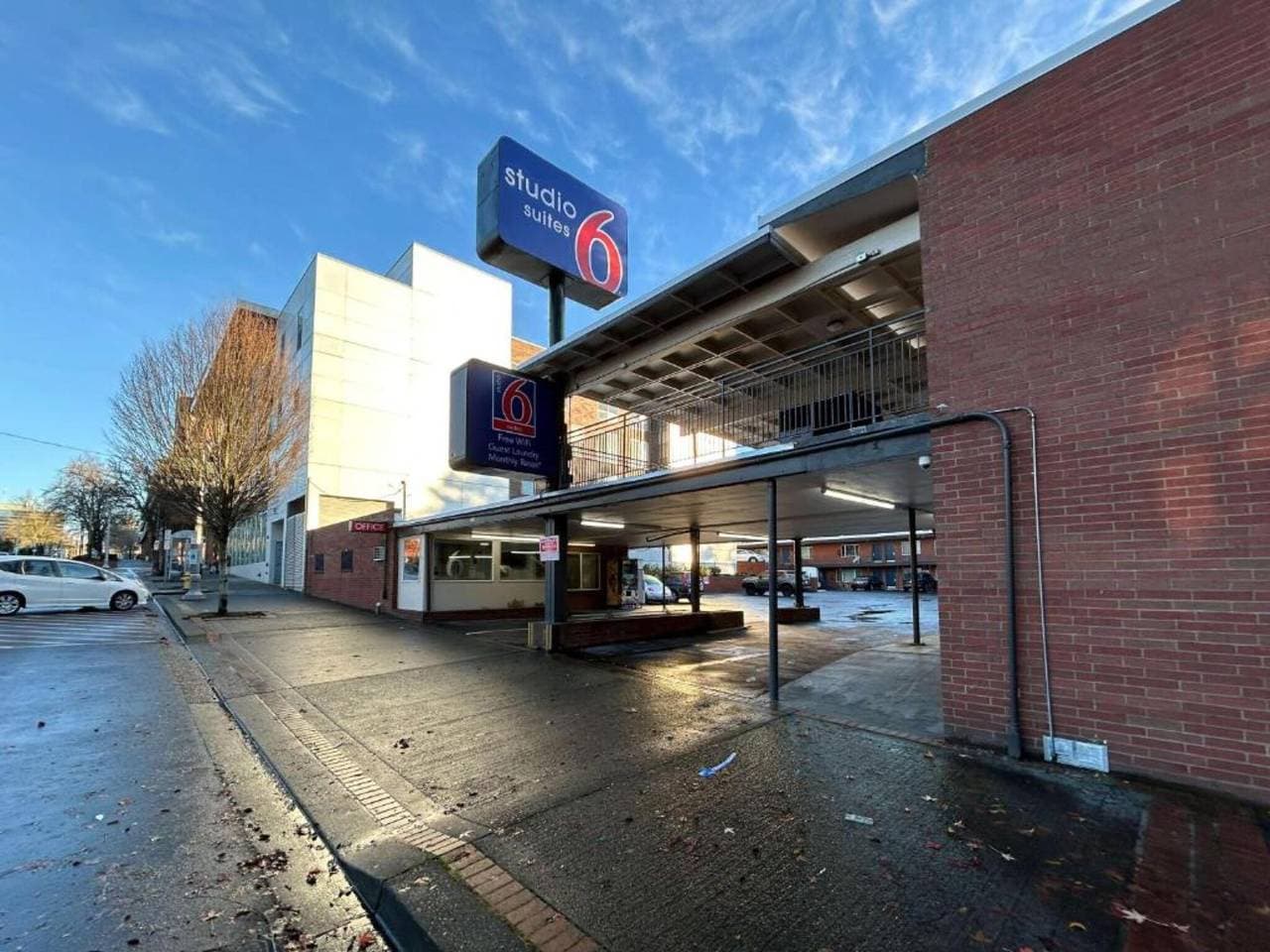 Foto 2 von 14: Ms6 Vancouver|1 Queensize-Bett|Suite|Nichtraucher