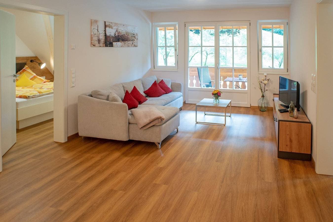 Foto 11 von 17: Ferienwohnung Löwenzahn mit Bergblick, Gemeinschaftsterrasse und WLAN