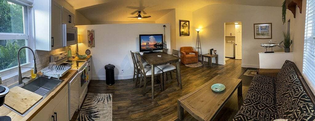 Foto 3 von 36: Spacious & refreshing, The Mango Cottage: Near the beach & all things S. Fl!