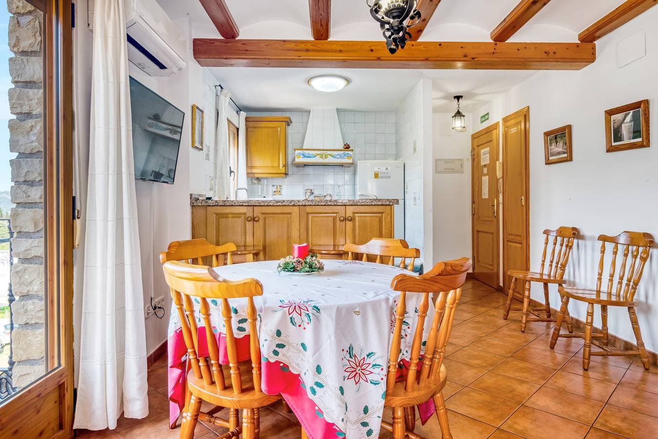 Foto 5 von 34: Ferienwohnung 'Cavall Vert' mit Bergblick, Wi-Fi und Klimaanlage