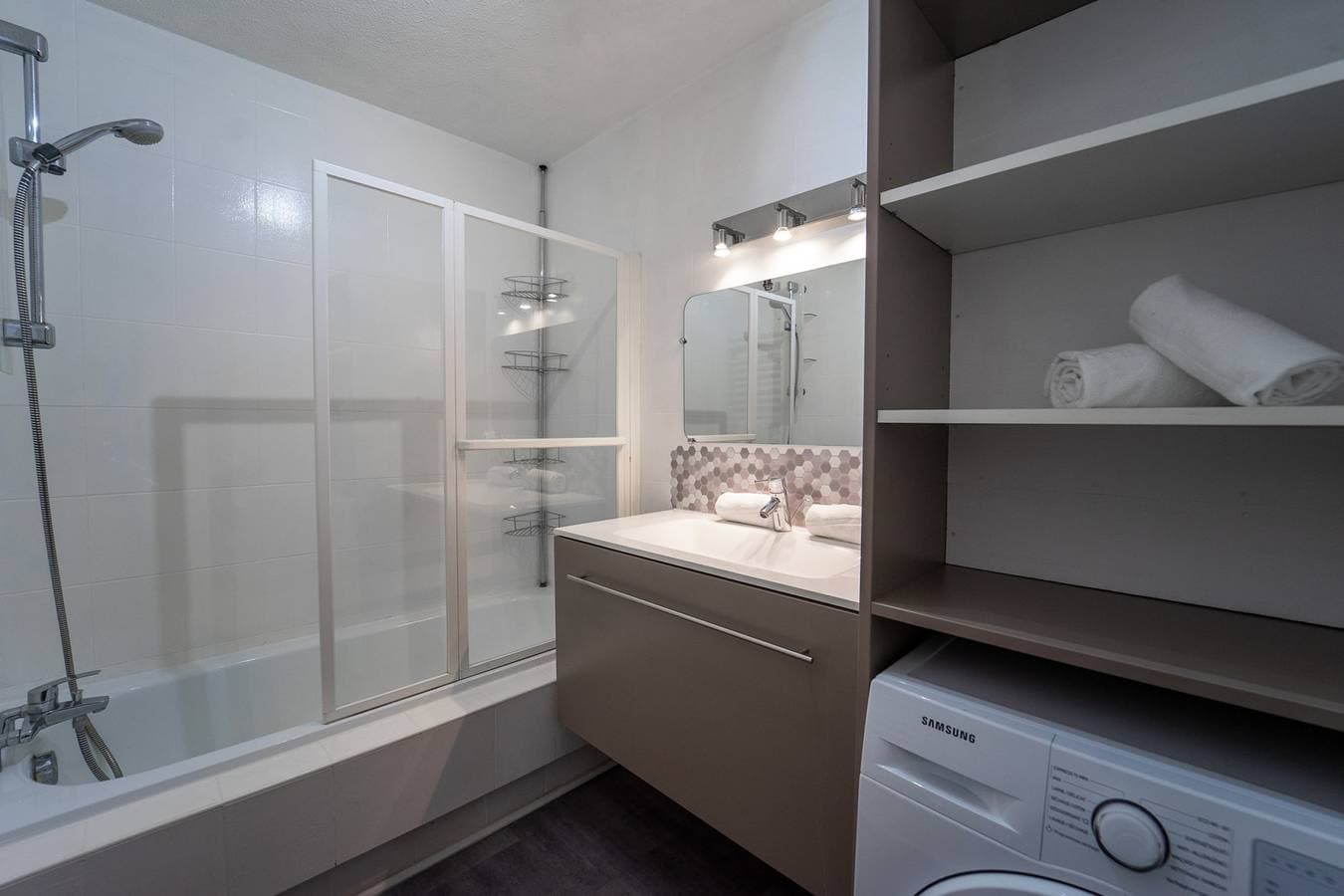 Foto 10 von 10: Ferienwohnung für 6 Personen mit Balkon