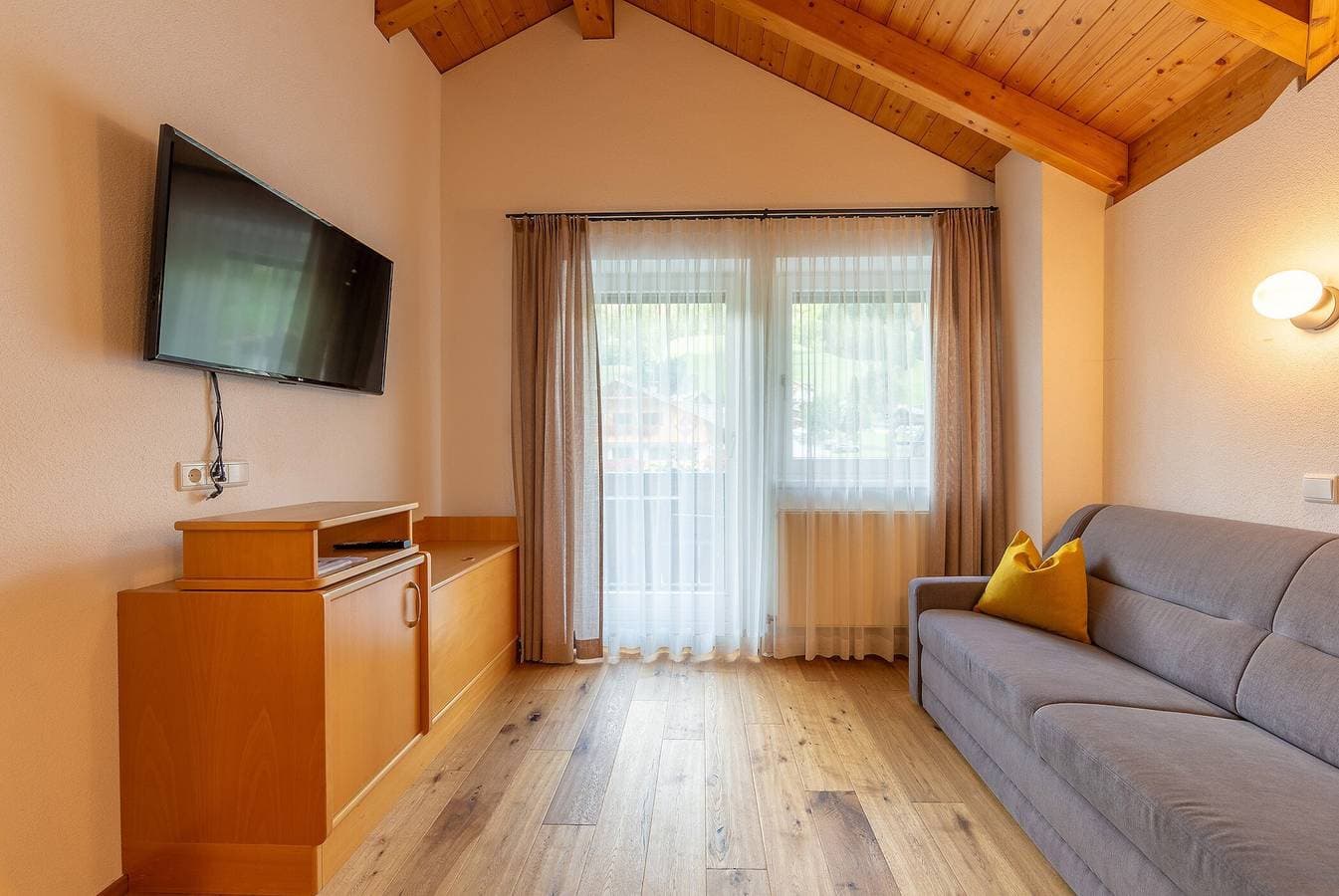 Foto 6 von 12: Ferienwohnung 'Alpengruss Terra' mit Bergblick, Gemeinschaftsgarten und WLAN