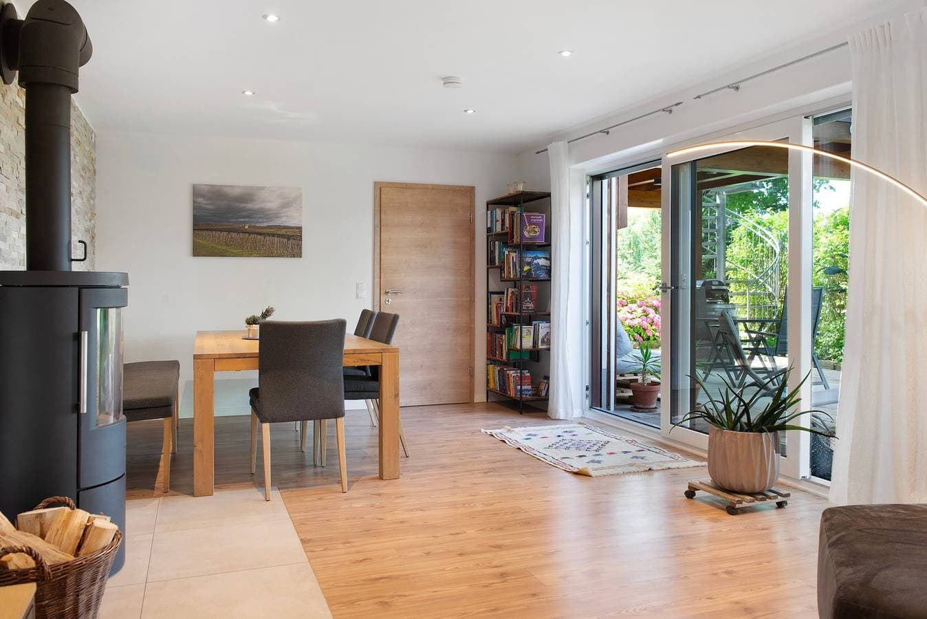 Foto 6 von 30: Ferienwohnung 'Fewo Fuchs' mit Privatterrasse, Gemeinschaftsgarten und WLAN