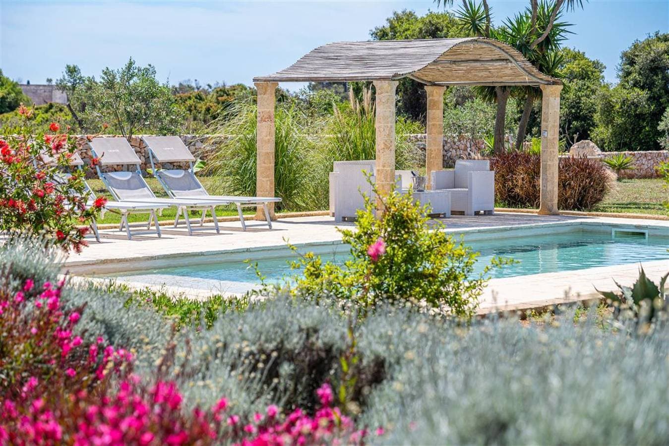 Foto 5 von 18: Villa für 4 Personen mit Pool