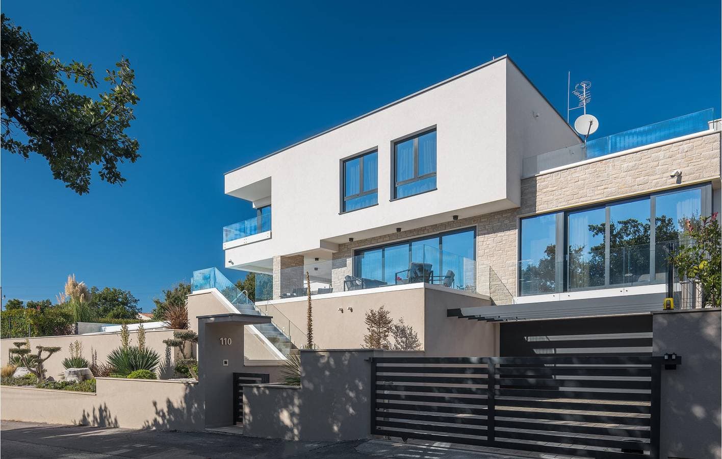 Gemütliche 1-Zimmer-Wohnung mit Pool und Terrasse in der Nähe der Sehenswürdigkeiten von Labin 1