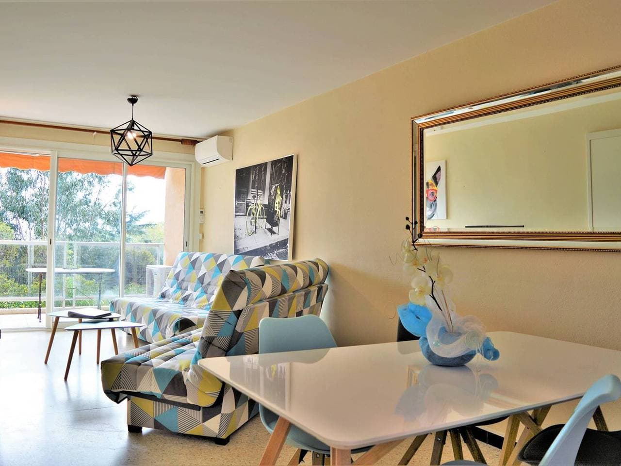 Foto 3 von 20: 2-Zimmer-Wohnung mit Klimaanlage, Terrasse & Parkplatz, 300 m vom Strand entfernt