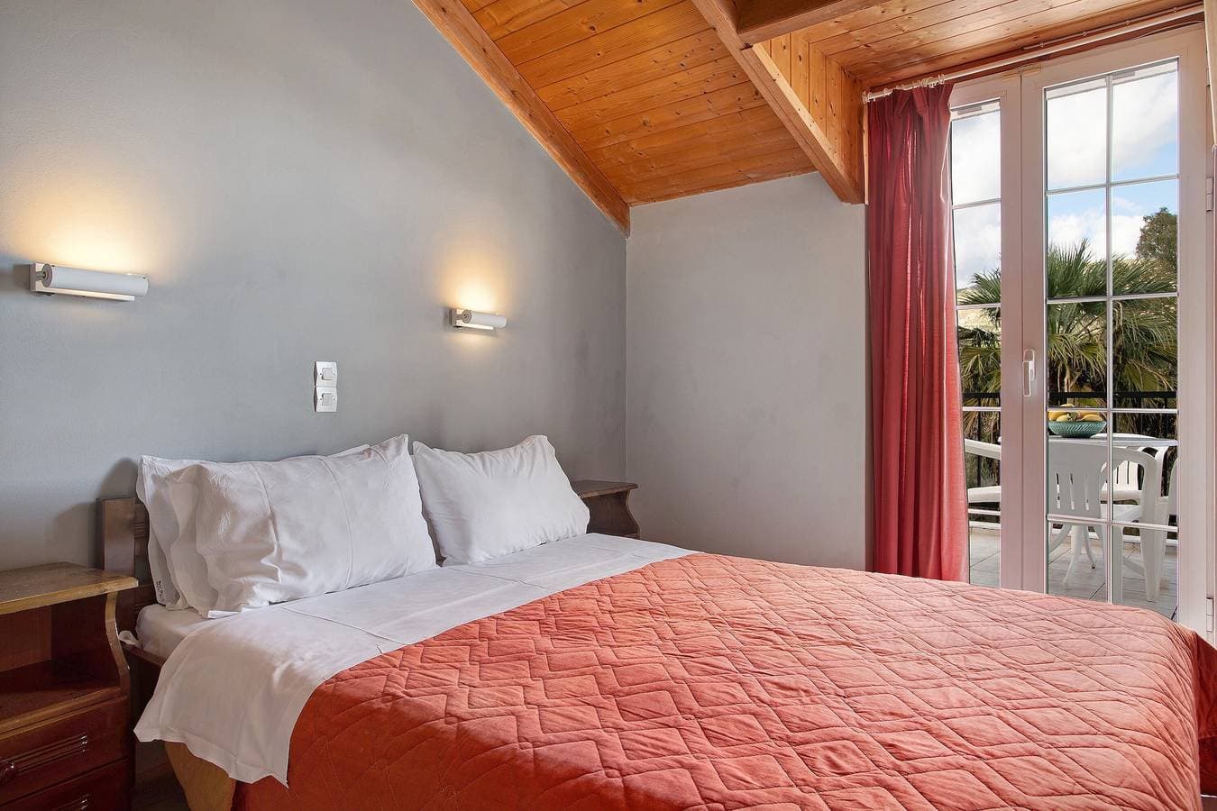 Foto 3 von 26: Ferienwohnung "Dolphin Apartment Meerblick 9" mit Privatem Balkon, Gemeinschaftsgarten und WLAN