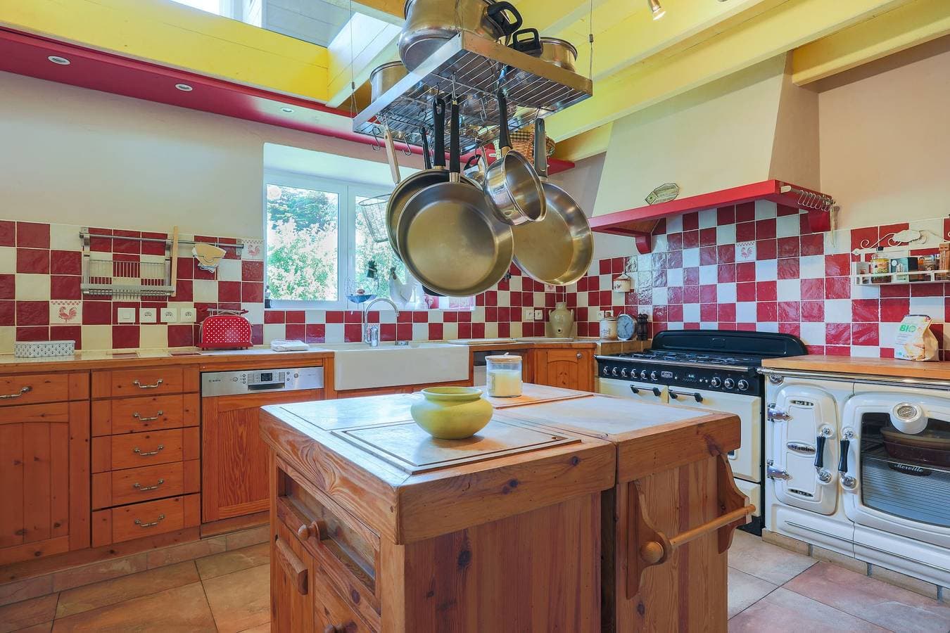 Foto 7 von 28: Ferienhaus 3 Min vom Strand – Private Terrasse, umzäunter Garten, 5 Personen