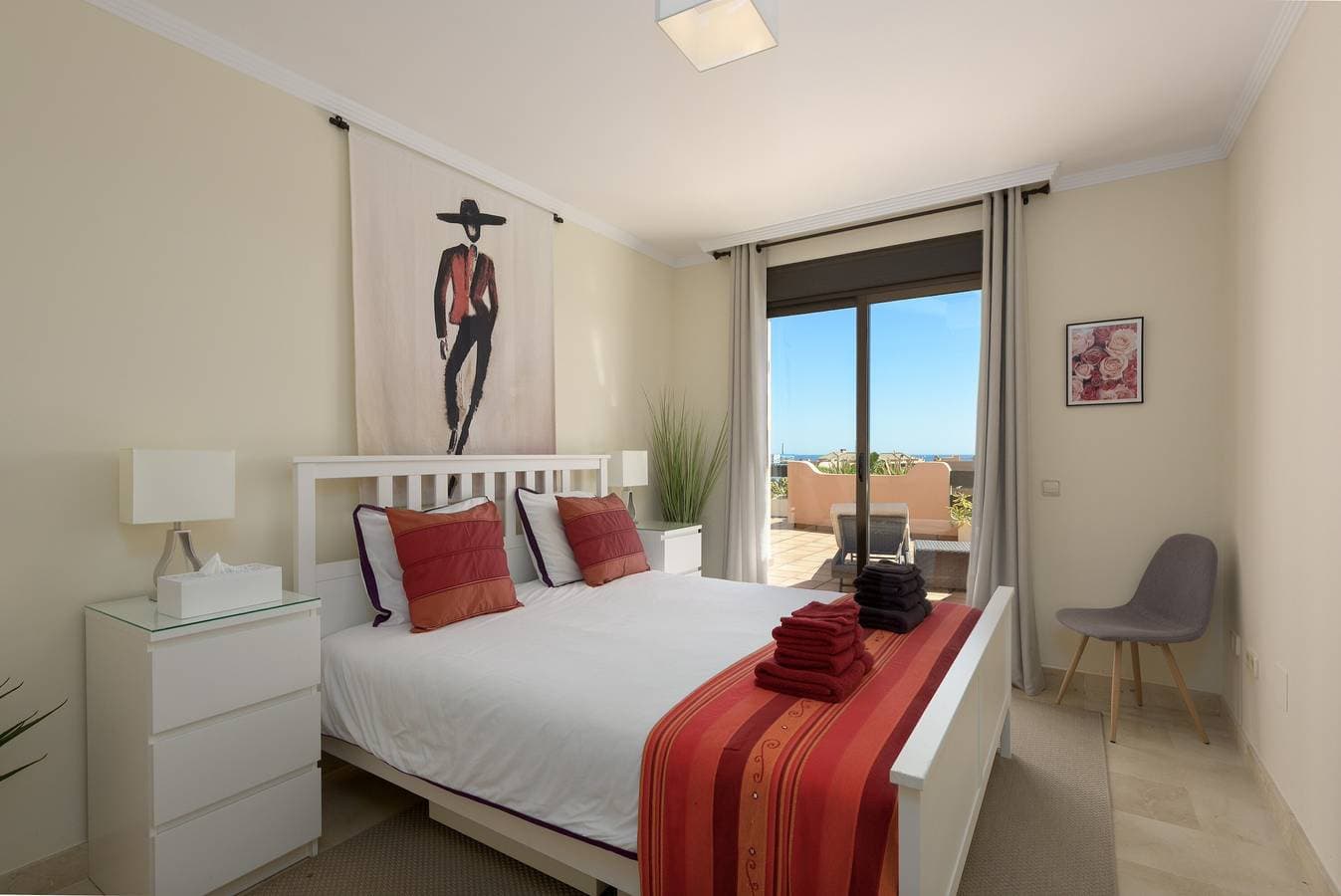 Foto 9 von 45: Apartment 'Casares Beach Luxe Penthouse' mit Meerblick, WLAN und Klimaanlage