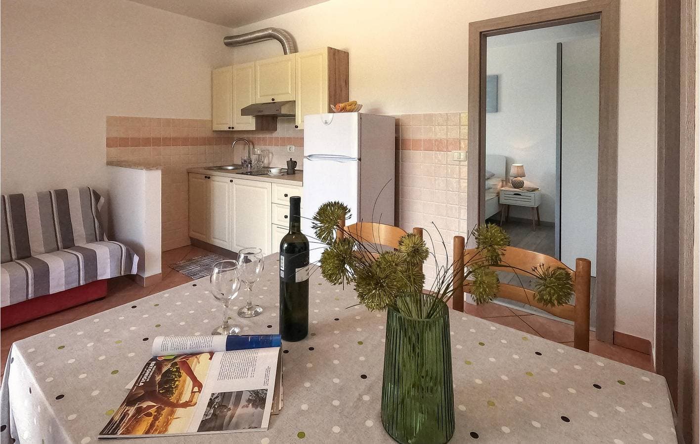 Foto 5 von 19: Gemütliches Apartment mit Terrasse, 100 m von der Küste und dem Stadtzentrum entfernt, mit Parkplatz