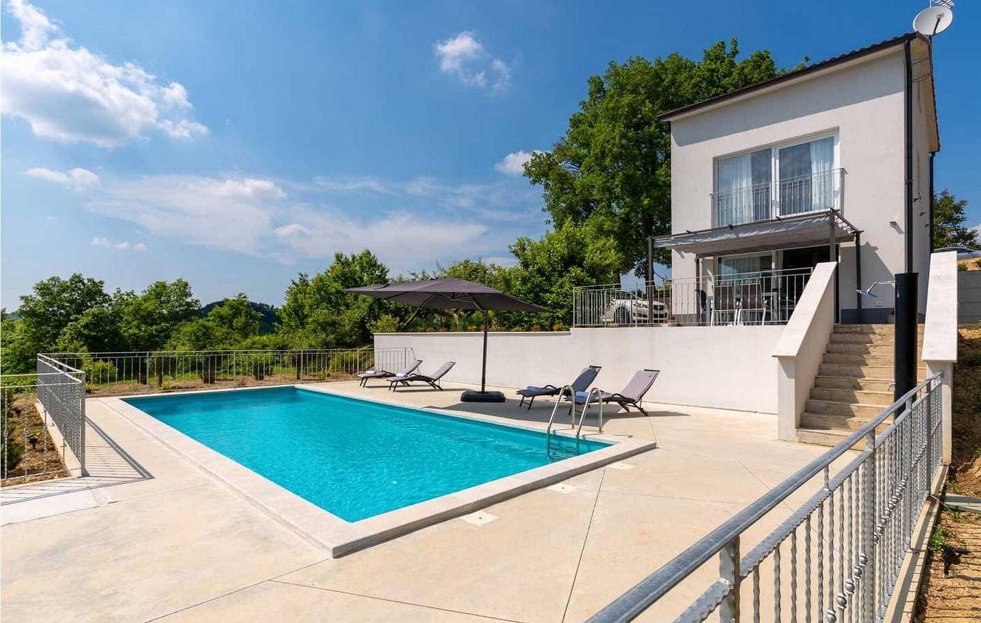Foto 6 von 36: Gemütliche 2-Zimmer-Wohnung mit Pool in der Nähe des Flusses Pazinčica