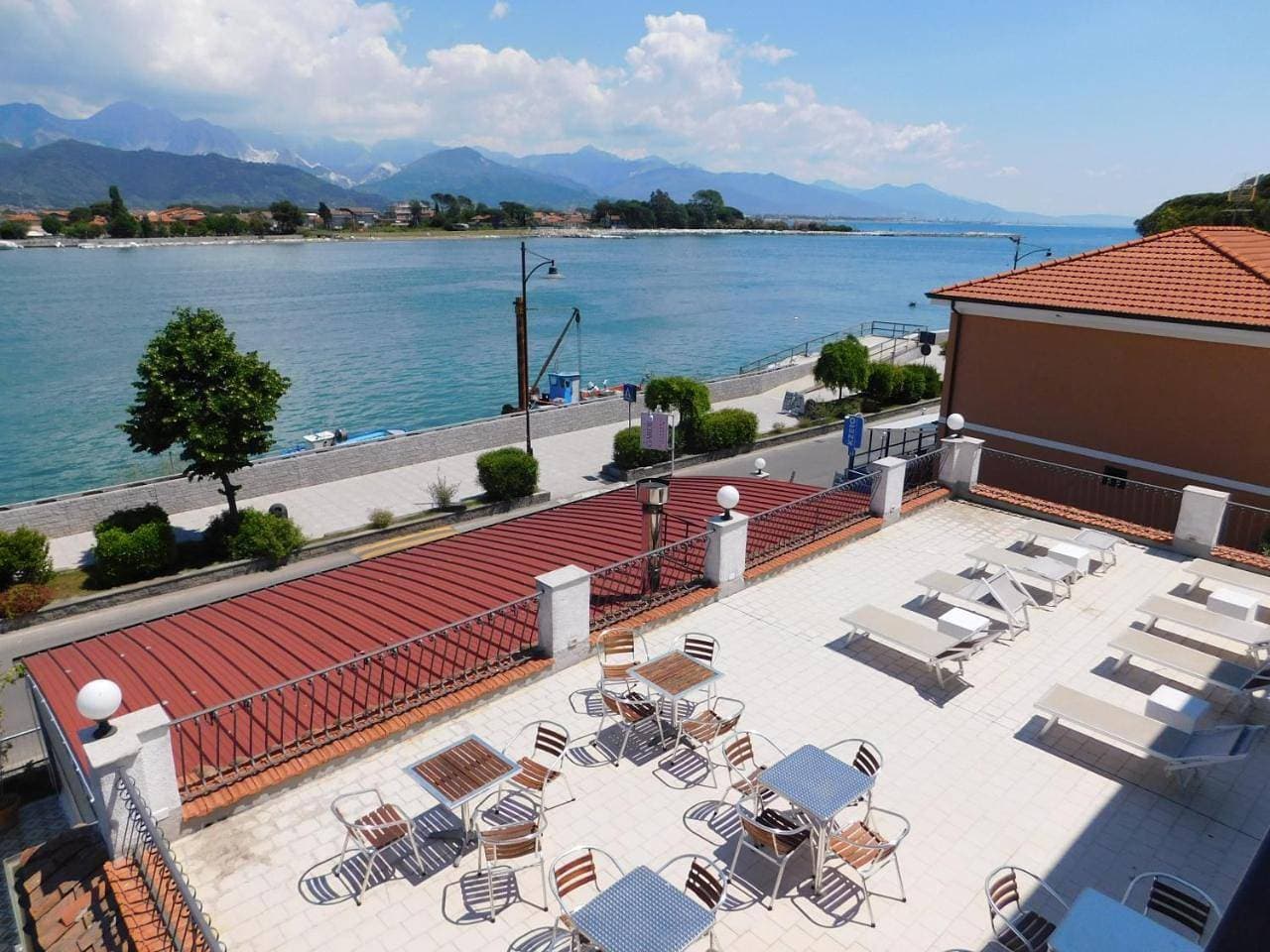 Foto 6 von 11: Double Room with Balcony and Sea View