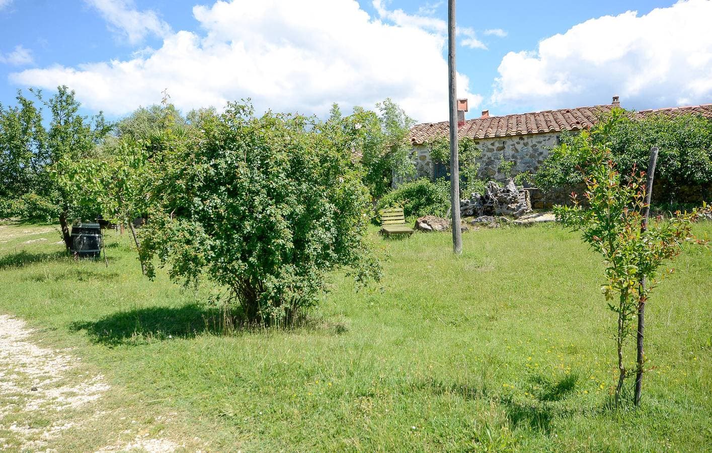 Reizende Ferienwohnung mit Pool und Garten, 400 m vom Torrente Fiascone entfernt 1