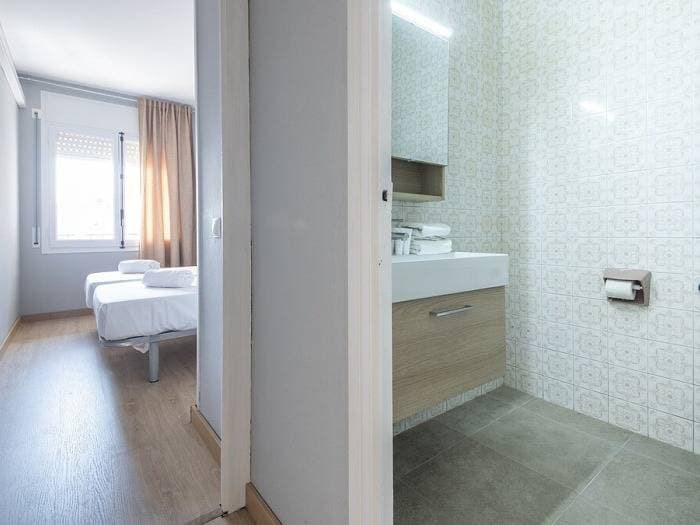 Foto 12 von 25: Ferienwohnung für 4 Personen mit Balkon
