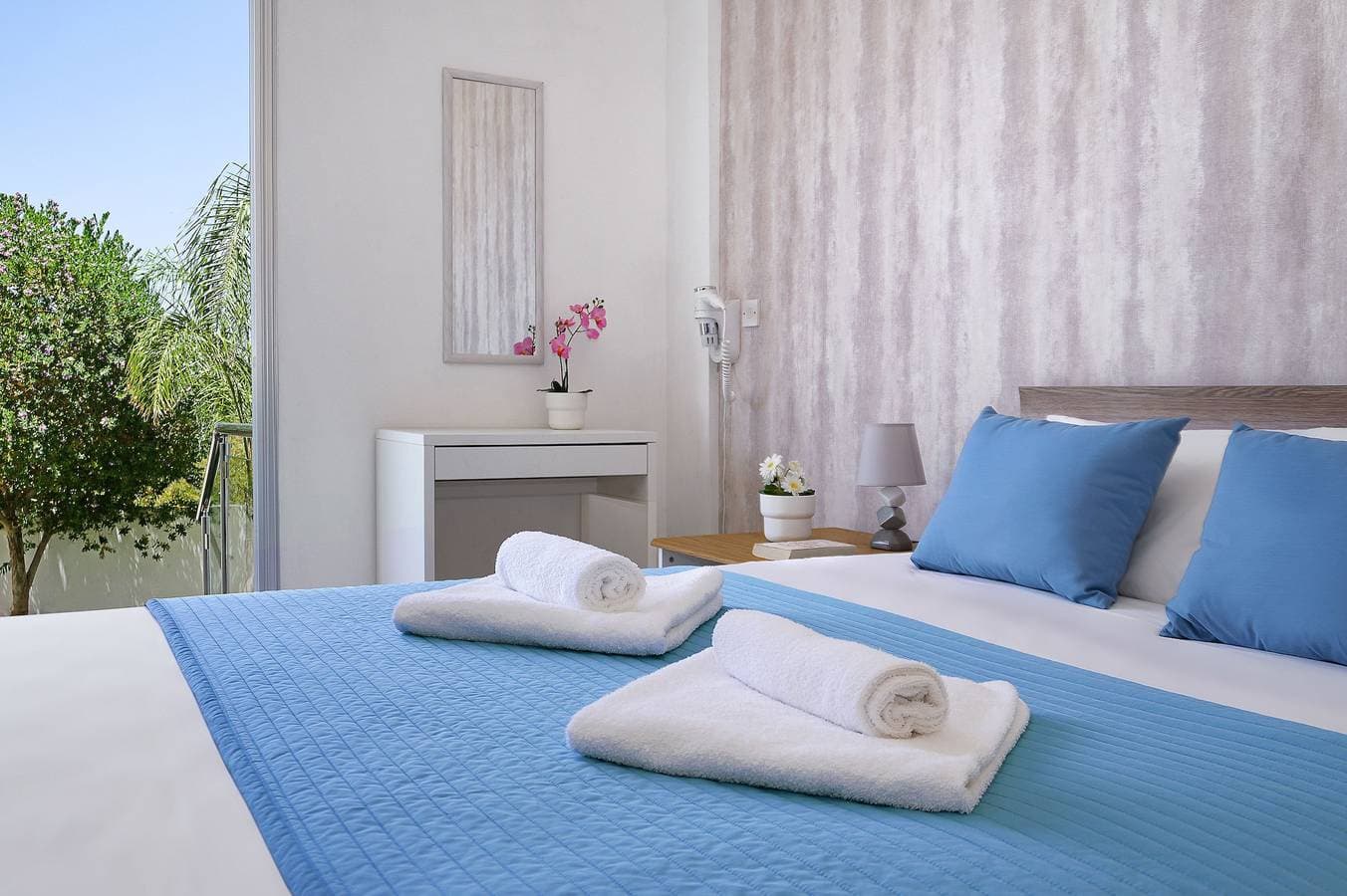 Foto 6 von 36: Ferienwohnung für 3 Personen mit Pool