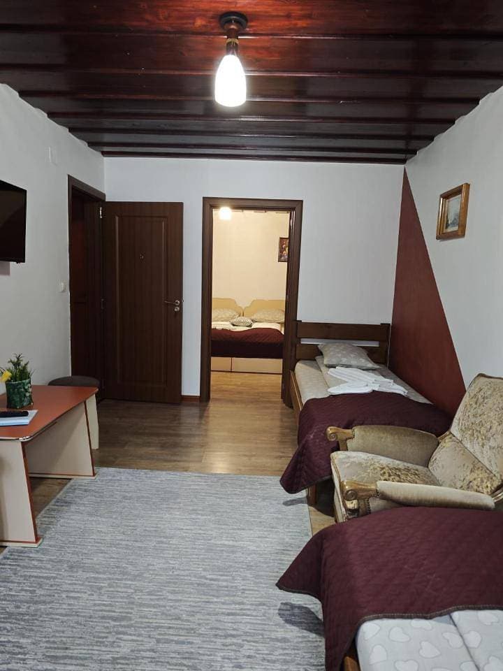 Foto 8 von 11: Quadruple Room with Balcony