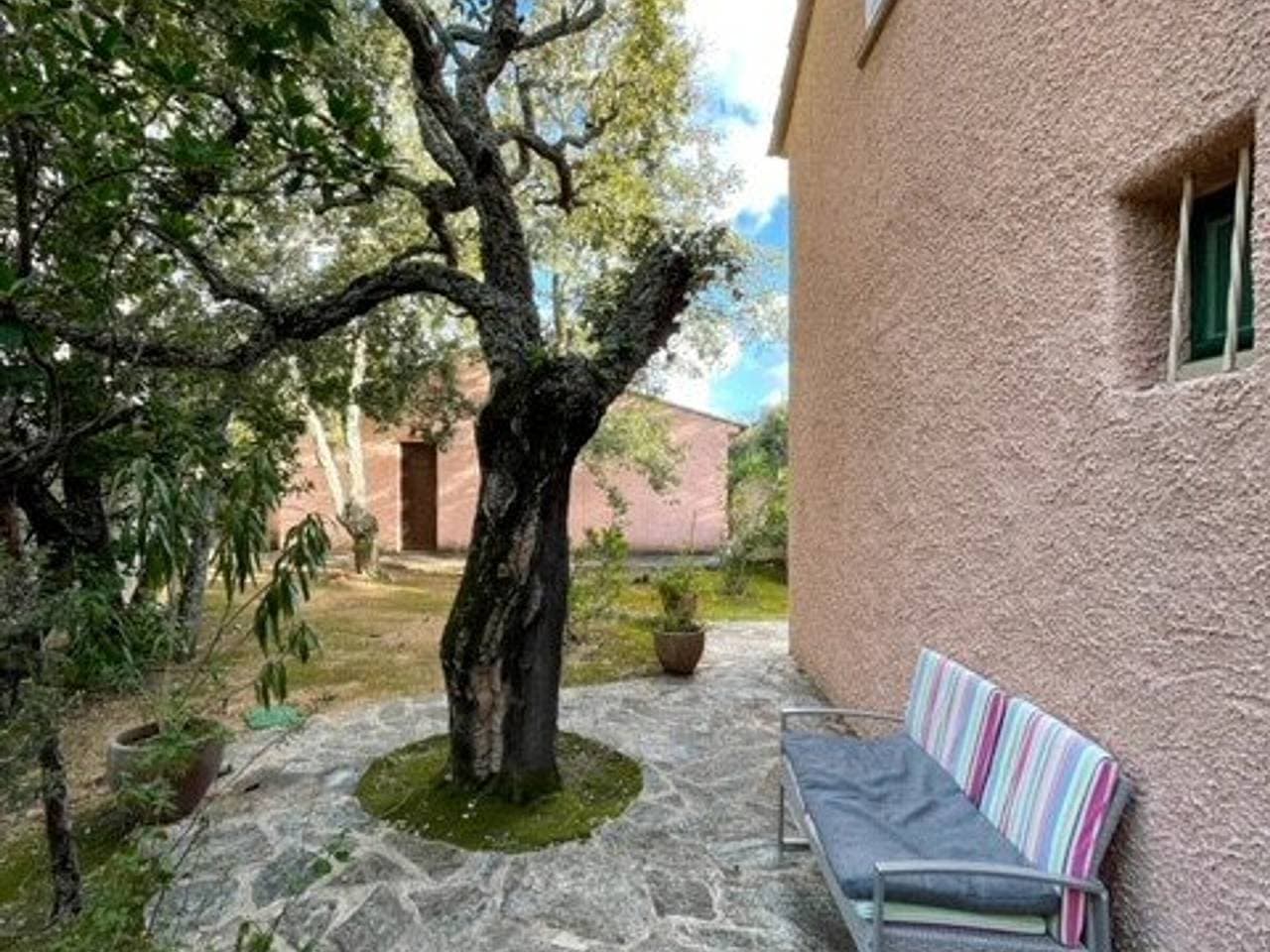 Foto 7 von 27: Haus mit 4 Zimmern, 200 m vom Strand entfernt, große Terrasse und 2 Parkplätze